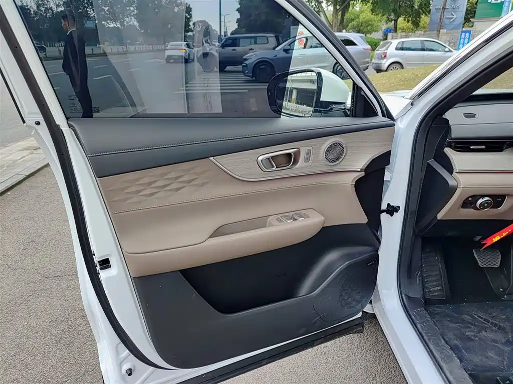 Chery Tiggo 8 PLUS 2025 290TGDI DCT Momentum Edition 2026 - thumbnail 6