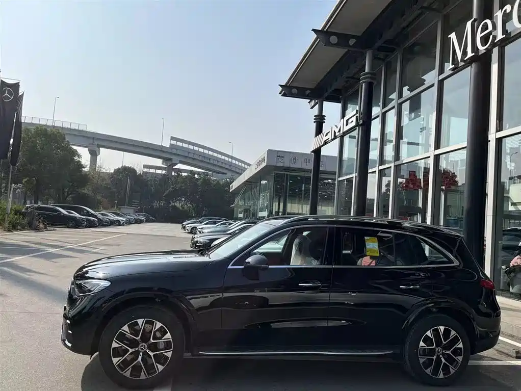 Mercedes-Benz Mercedes-Benz GLC Hybrid 2025 350 e L 4MATIC Collector's Edition 2026 - thumbnail 5