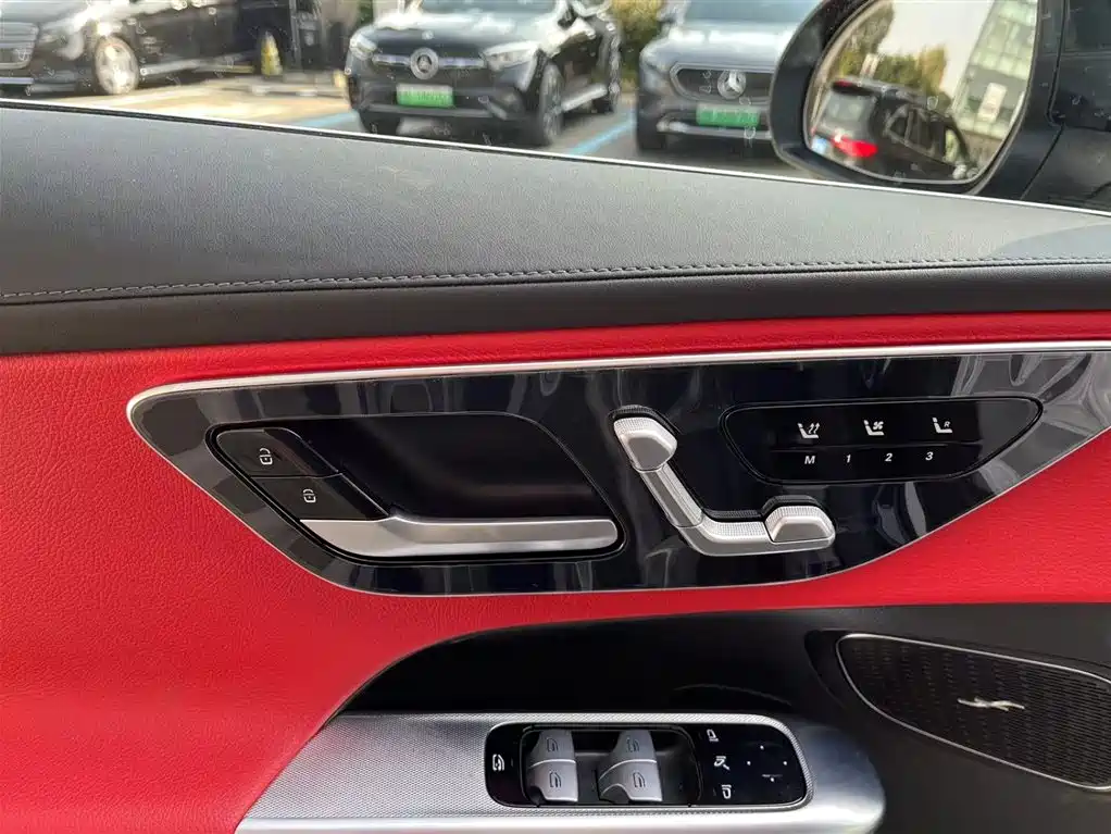 Mercedes-Benz Mercedes-Benz GLC Hybrid 2025 350 e L 4MATIC Collector's Edition 2026 - thumbnail 19