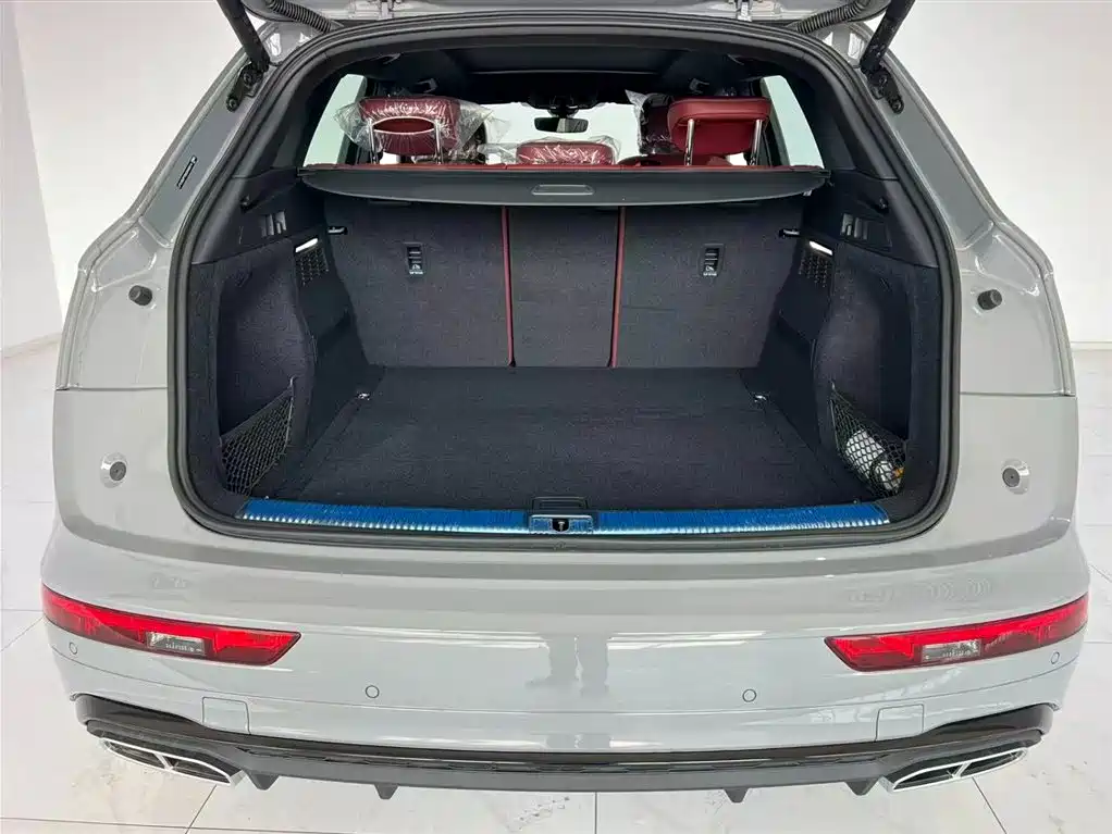 Audi Audi Q5L 2025 45th Anniversary Edition 40 TFSI Luxury Dynamic 2026 - thumbnail 6