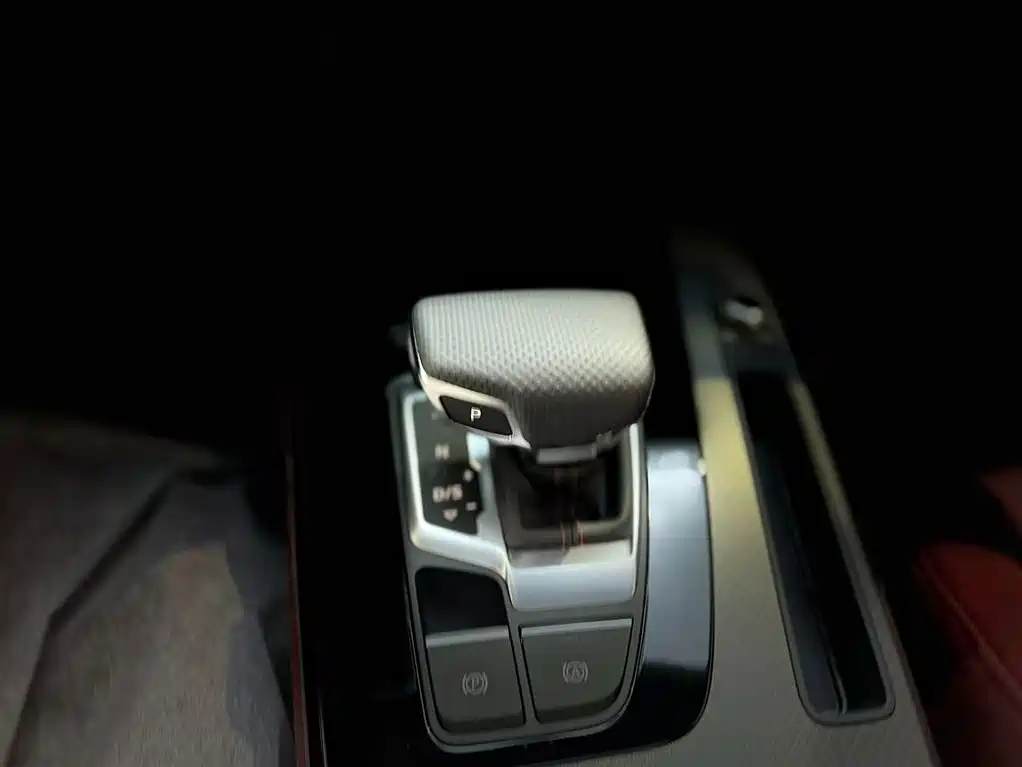 Audi Audi Q5L 2025 45th Anniversary Edition 40 TFSI Luxury Dynamic 2026 - thumbnail 9