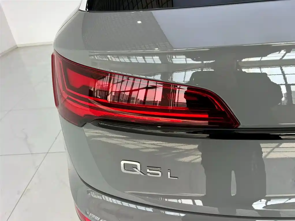 Audi Audi Q5L 2025 45th Anniversary Edition 40 TFSI Luxury Dynamic 2026 - thumbnail 12