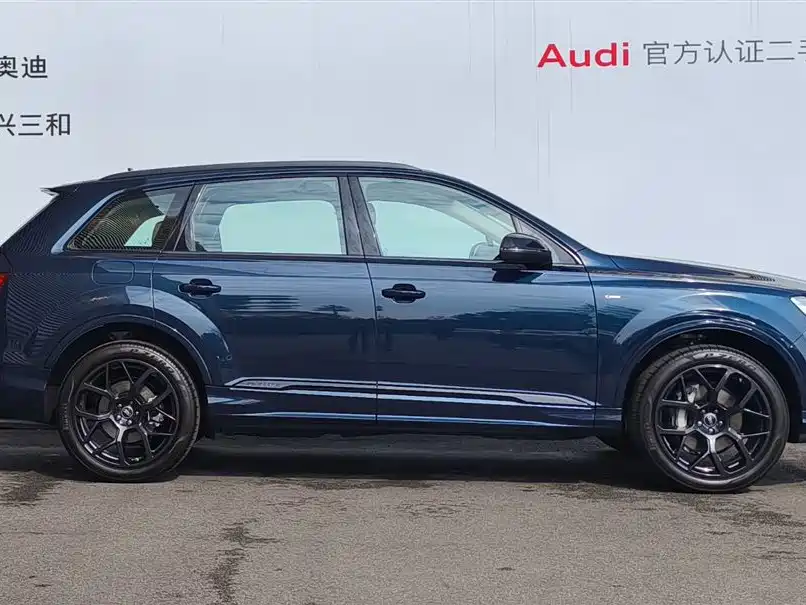 Audi Audi Q7 2025 45 TFSI quattro S line Black Knight Edition 2026 - thumbnail 3