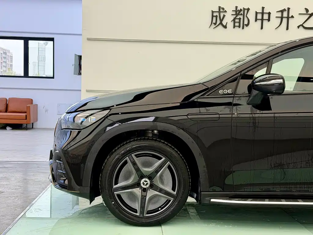 Mercedes-Benz Mercedes-Benz EQE SUV 2024 500 4MATIC Flagship Edition 2026 - thumbnail 4
