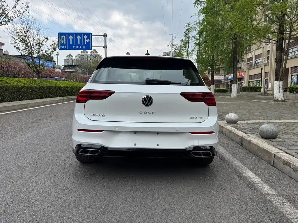 Volkswagen Volkswagen Golf 2023 280TSI DSG R-Line Lite 2022 - thumbnail 6
