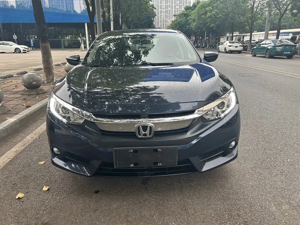 Honda Honda Civic 2016 220TURBO CVT Luxury Edition 2018 - thumbnail 2