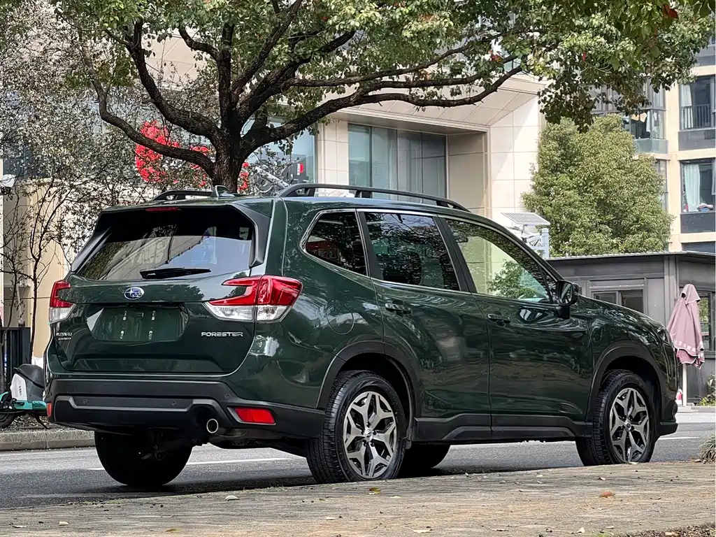 Subaru Subaru Forester 2022 2.0i AWD Premium EyeSight 2022 - thumbnail 4