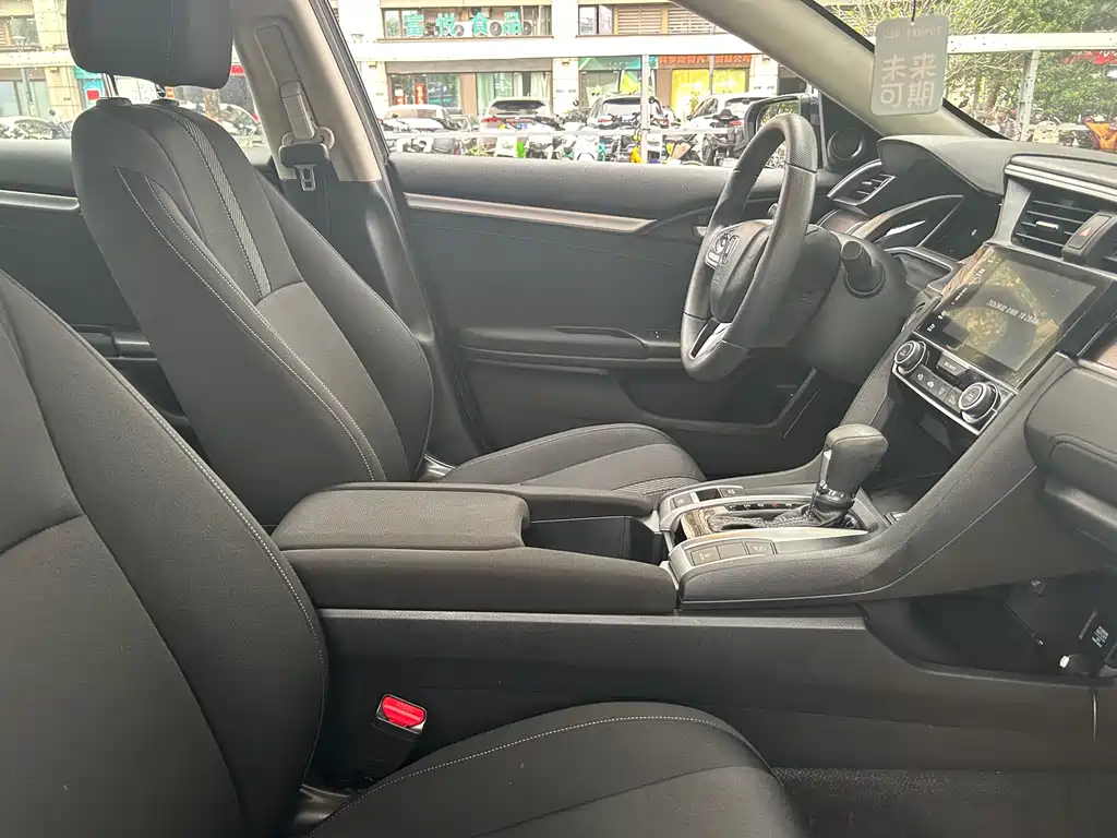 Honda Honda Civic 2016 220TURBO CVT Luxury Edition 2018 - thumbnail 5