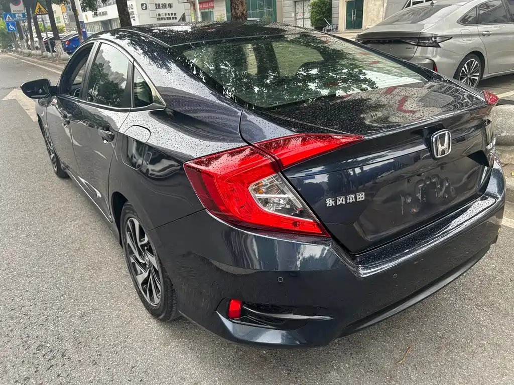 Honda Honda Civic 2016 220TURBO CVT Luxury Edition 2018 - thumbnail 16