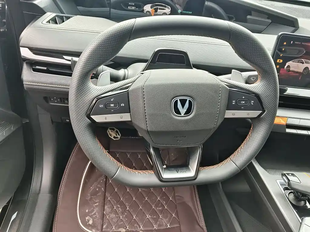 Changan Changan UNI-V 2022 2.0T Swift Edition 2022 - thumbnail 5