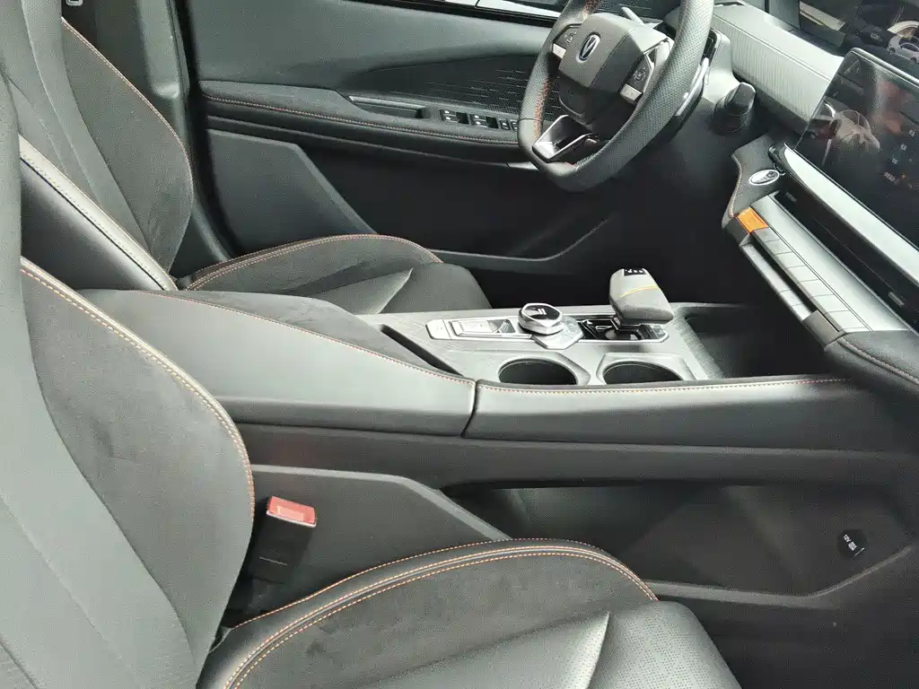Changan Changan UNI-V 2022 2.0T Swift Edition 2022 - thumbnail 10