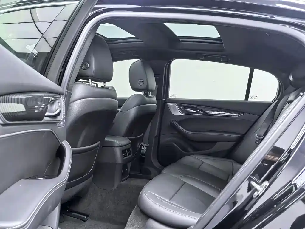 Cadillac Cadillac CT5 2023 28T Luxury Standard 2023 - thumbnail 5