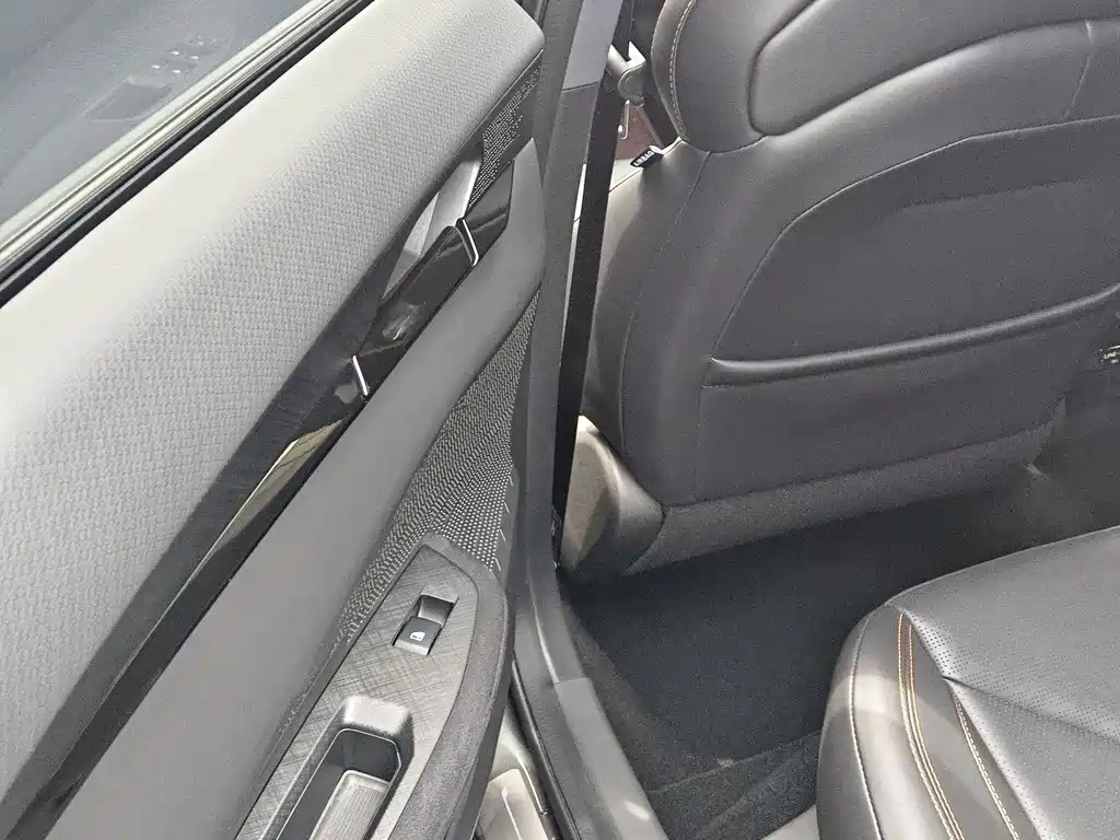 Changan Changan UNI-V 2022 2.0T Swift Edition 2022 - thumbnail 11
