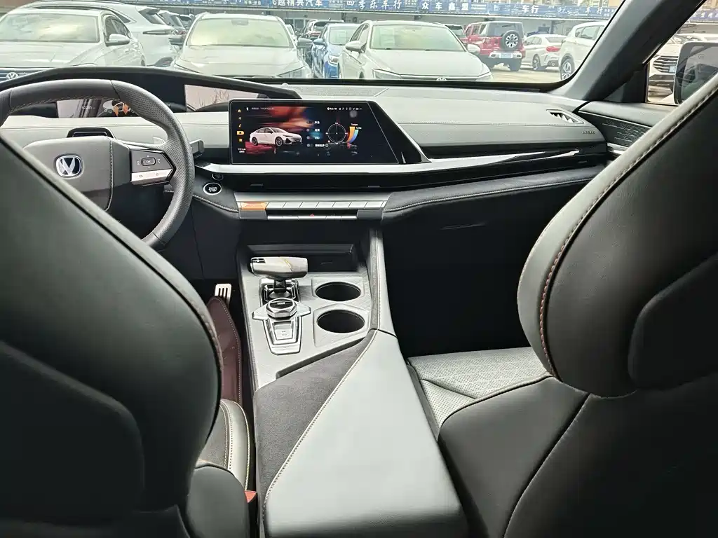 Changan Changan UNI-V 2022 2.0T Swift Edition 2022 - thumbnail 14