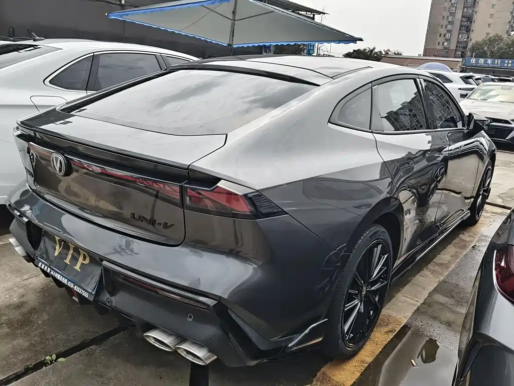 Changan Changan UNI-V 2022 2.0T Swift Edition 2022 - thumbnail 18