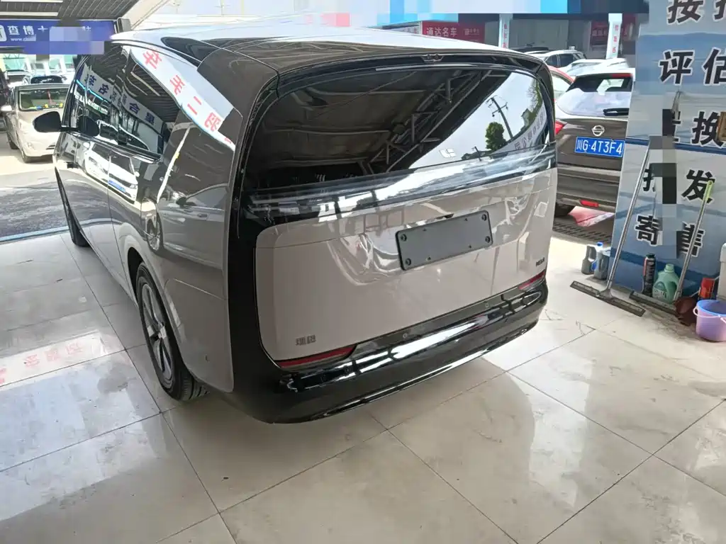 Li Auto Li MEGA 2025 Home Family Special Edition 2025 - thumbnail 14