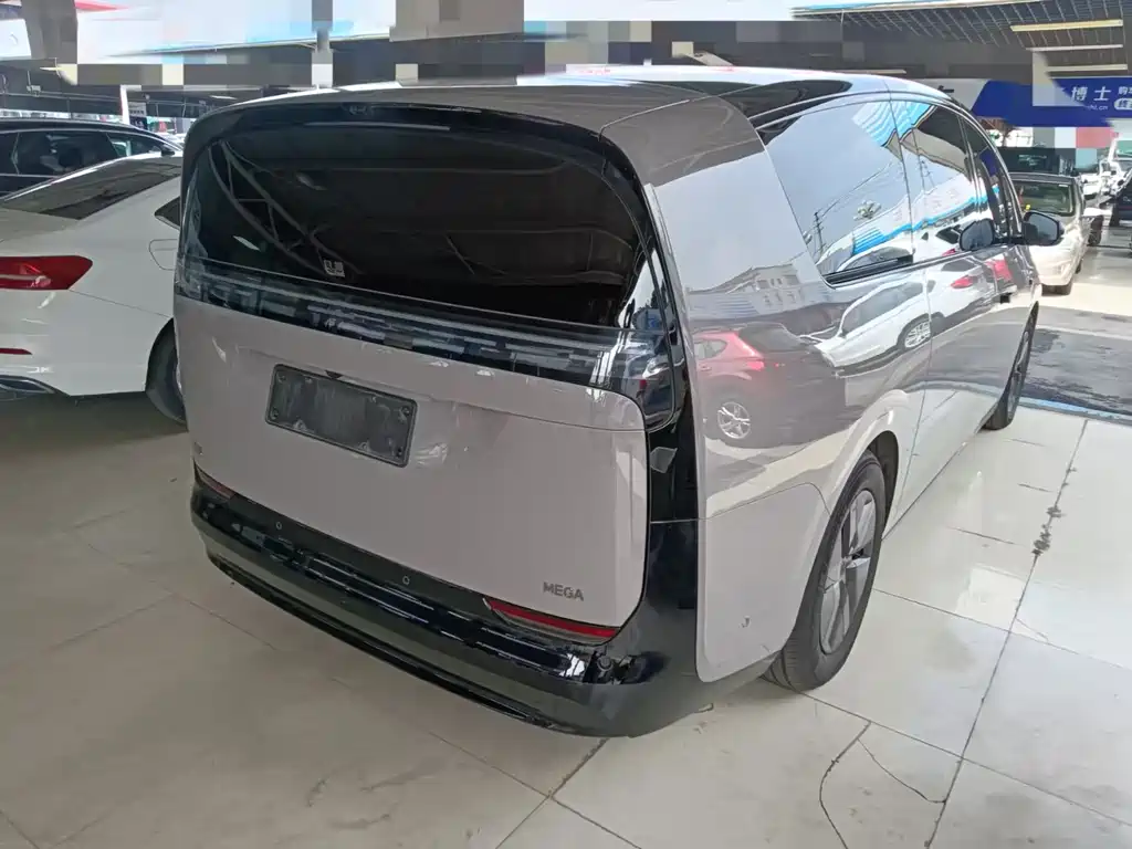 Li Auto Li MEGA 2025 Home Family Special Edition 2025 - thumbnail 15