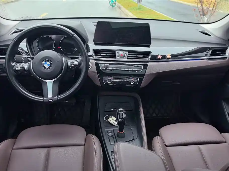 BMW BMW X1 2022 sDrive25Li Leading Edition 2023 - thumbnail 12