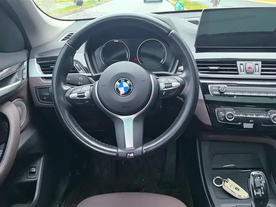 BMW BMW X1 2022 sDrive25Li Leading Edition 2023 - thumbnail 15