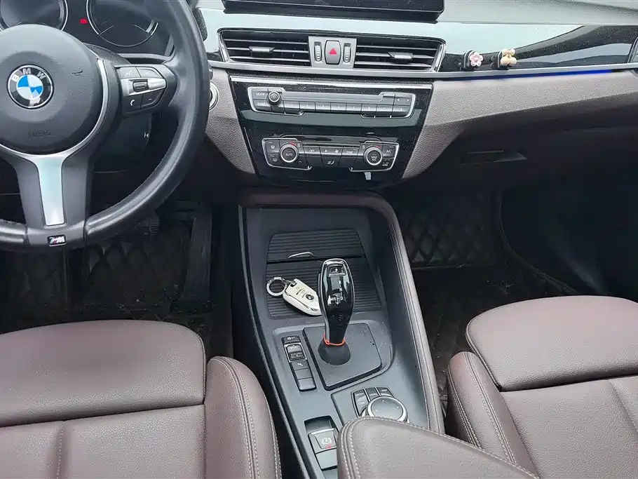 BMW BMW X1 2022 sDrive25Li Leading Edition 2023 - thumbnail 16