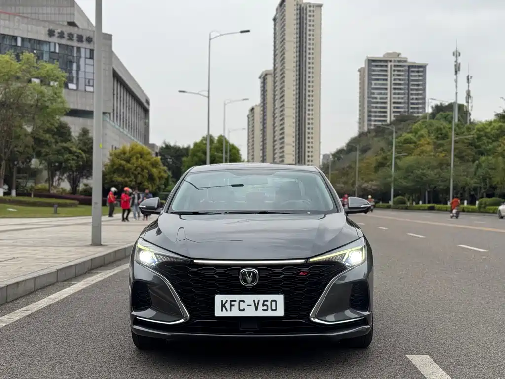 Changan Yi Dong 2022 PLUS Blue Whale NE 1.4T GDI DCT Premium Edition 2022 - thumbnail 2