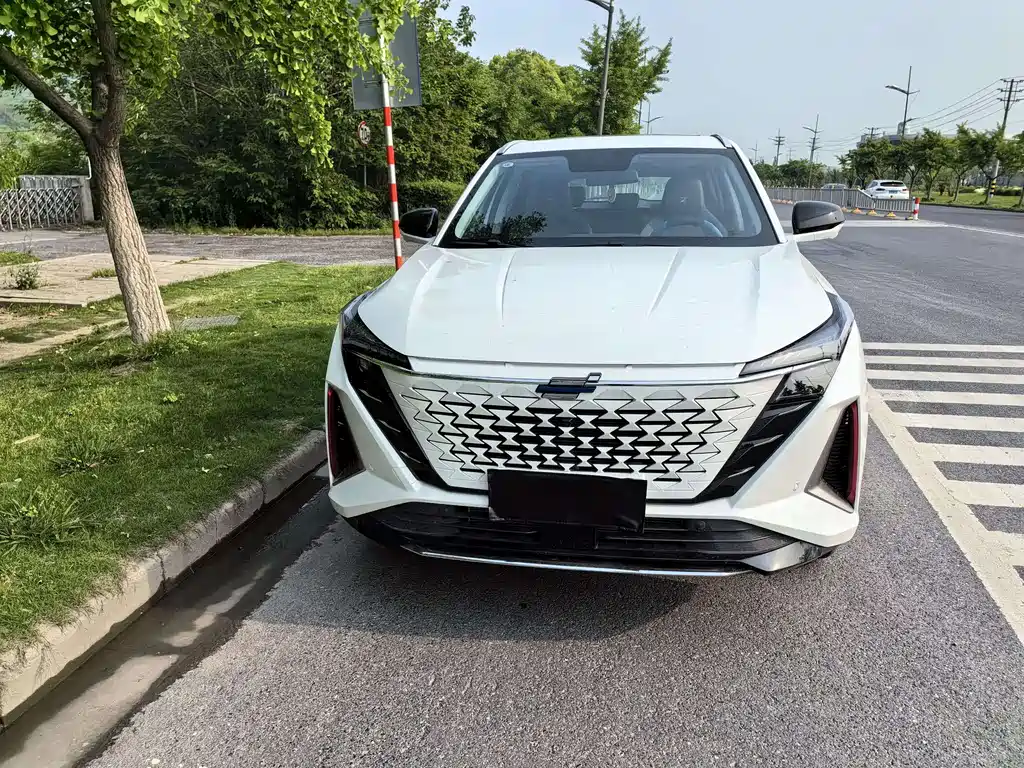 Changan Oushang Changan Oushang Z6 2022 Blue Whale 1.5T DCT Smart Enjoy Edition 2023 - thumbnail 2