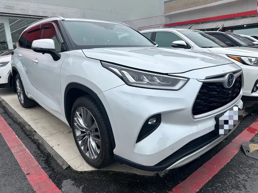 Toyota 汉兰达 2022款 双擎 2.5L 四驱尊贵版 7座 2022 - thumbnail 3