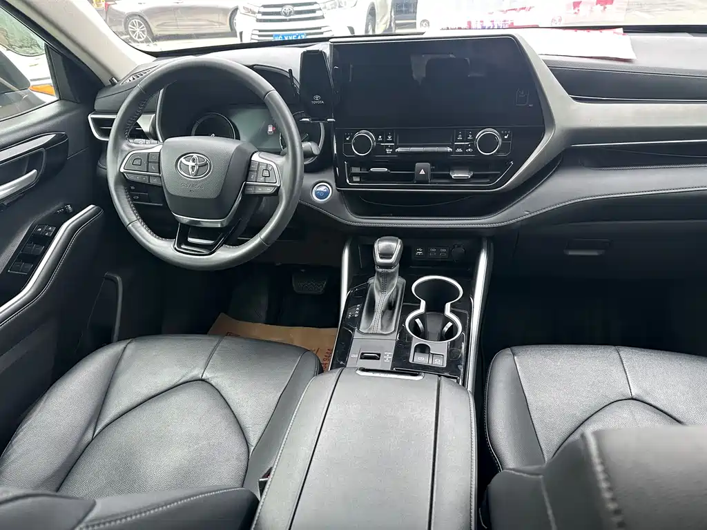 Toyota 汉兰达 2022款 双擎 2.5L 四驱尊贵版 7座 2022 - thumbnail 6