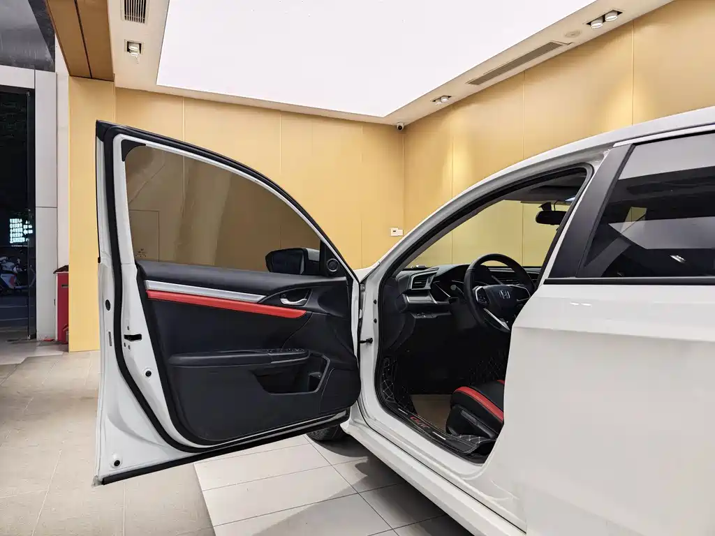 Honda Honda Civic 2019 220TURBO CVT Sport Edition China V 2020 - thumbnail 7