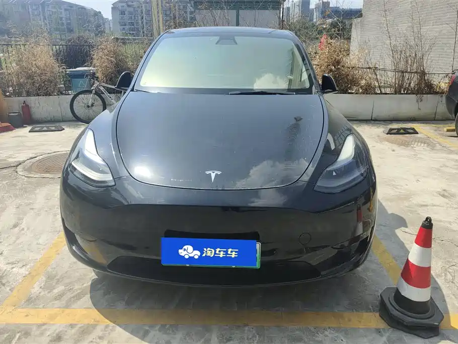 Tesla Model Y 2022 RWD 2022 - thumbnail 2