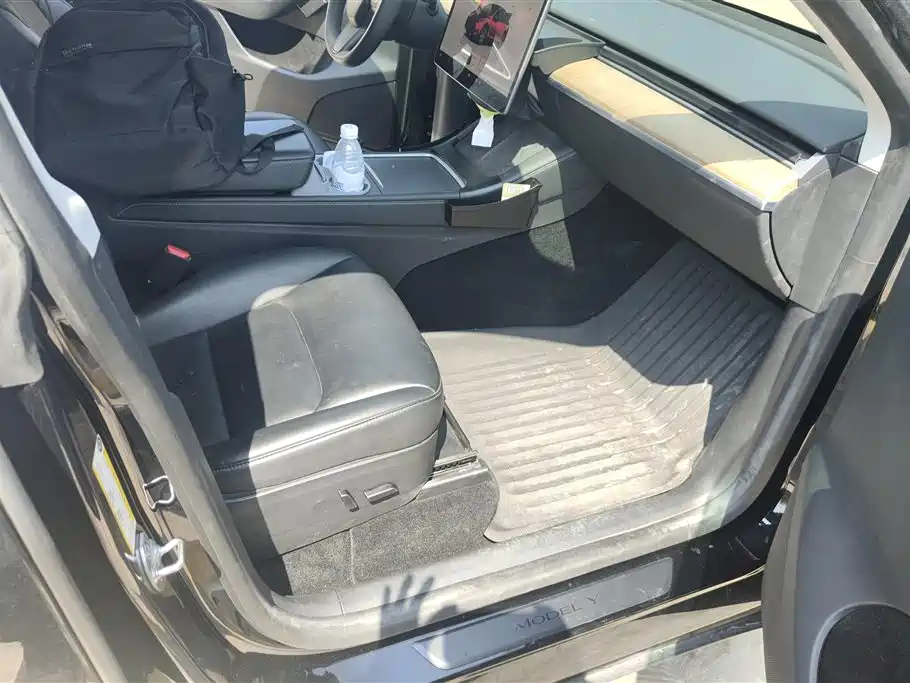 Tesla Model Y 2022 RWD 2022 - thumbnail 8