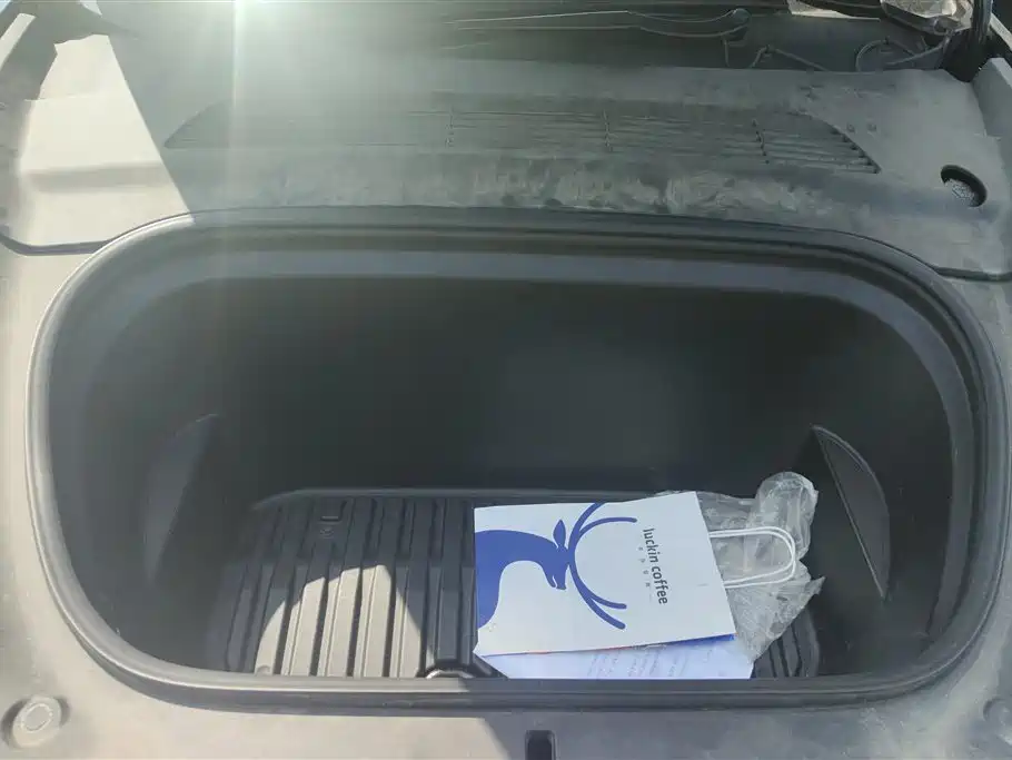 Tesla Model Y 2022 RWD 2022 - thumbnail 10