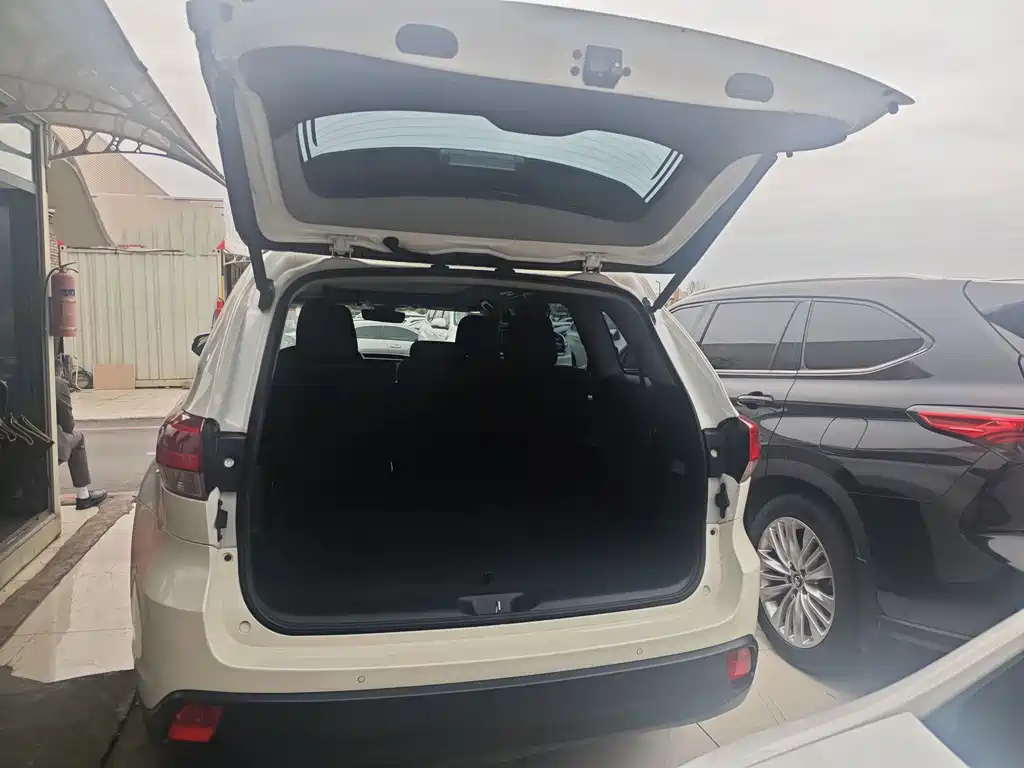 Toyota Highlander 2018 2.0T AWD Luxury 7-seater VI 2020 - thumbnail 5