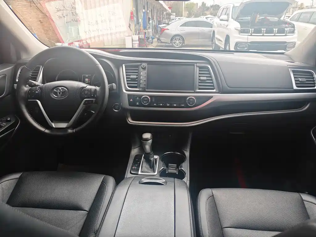 Toyota Highlander 2018 2.0T AWD Luxury 7-seater VI 2020 - thumbnail 6