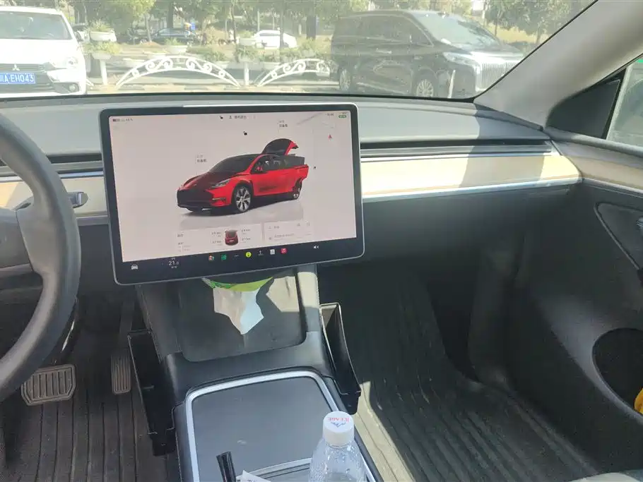 Tesla Model Y 2022 RWD 2022 - thumbnail 13
