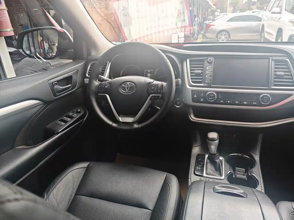 Toyota Highlander 2018 2.0T AWD Luxury 7-seater VI 2020 - thumbnail 7
