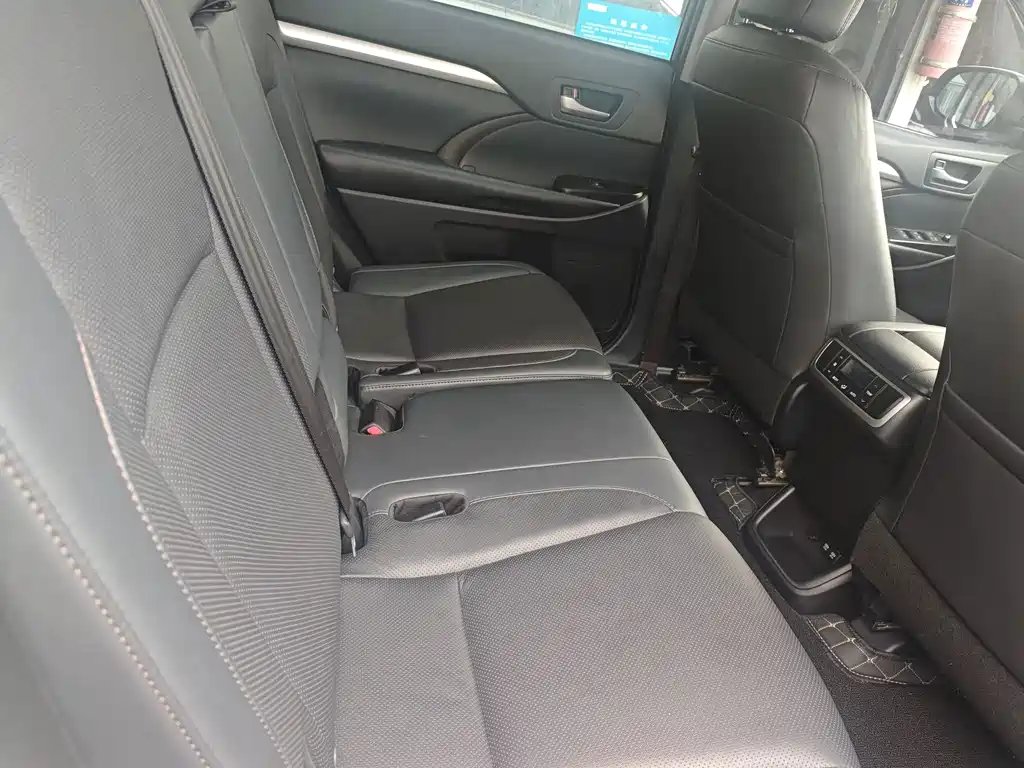 Toyota Highlander 2018 2.0T AWD Luxury 7-seater VI 2020 - thumbnail 8