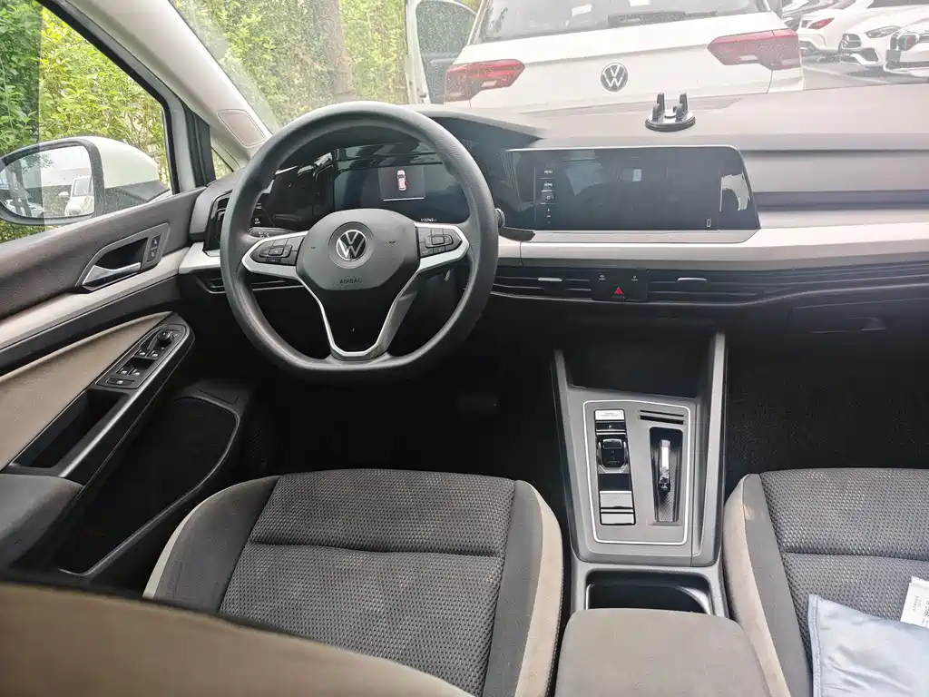 Volkswagen Golf 2021 200TSI DSG Pro 2022 - thumbnail 6