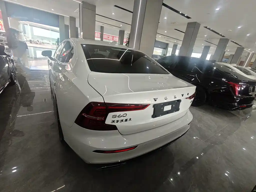 Volvo Volvo S60 2022 B4 Intelligent Luxury Edition 2022 - thumbnail 4