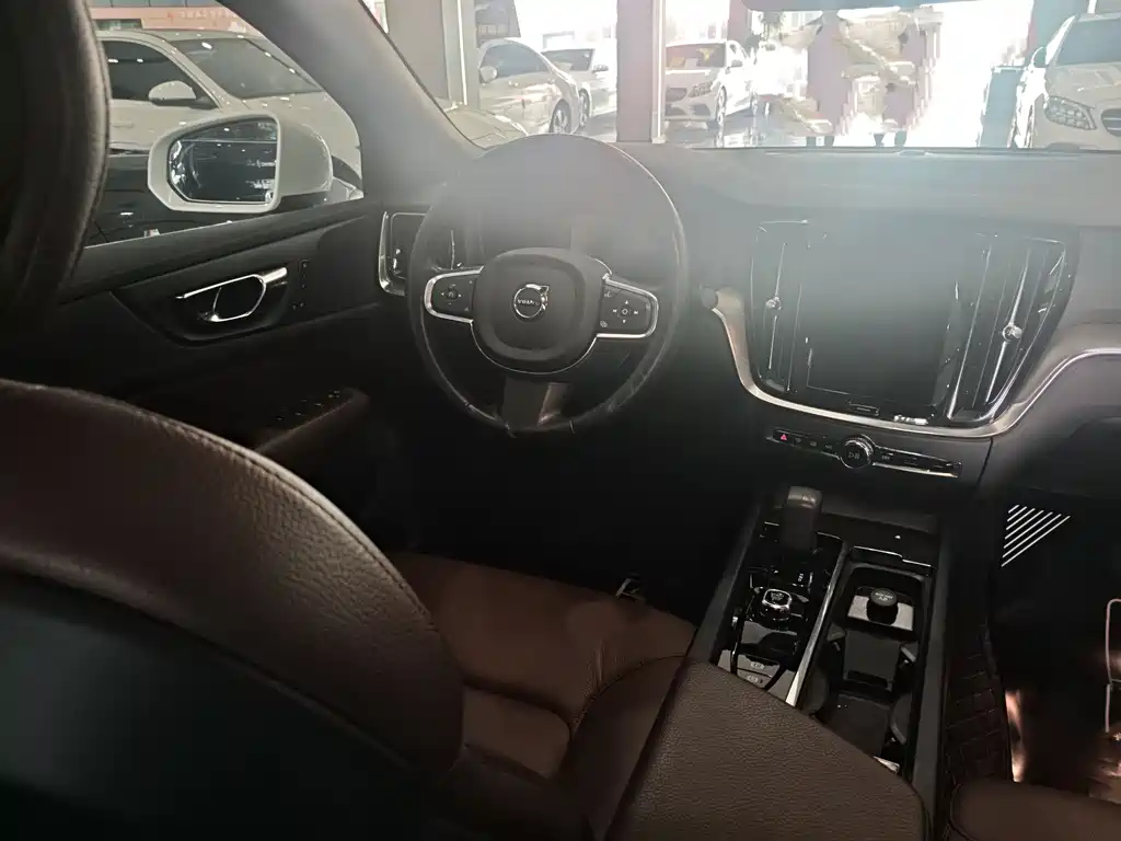 Volvo Volvo S60 2022 B4 Intelligent Luxury Edition 2022 - thumbnail 9