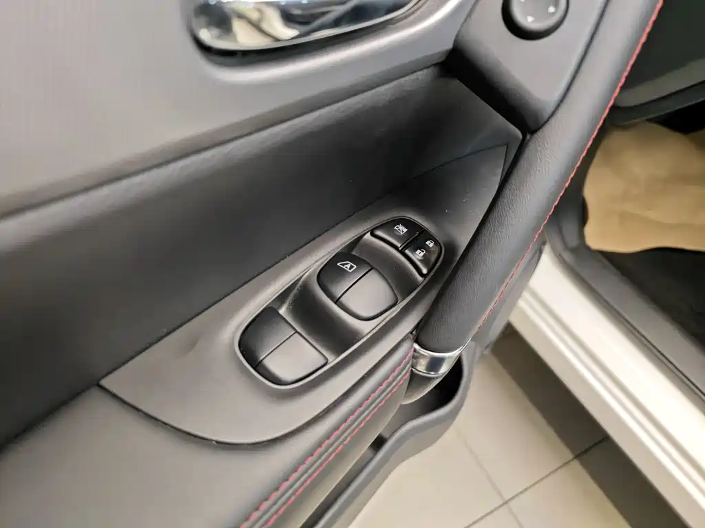 Nissan Nissan Qashqai 2022 2.0L CVT XV Premium 2022 - thumbnail 9