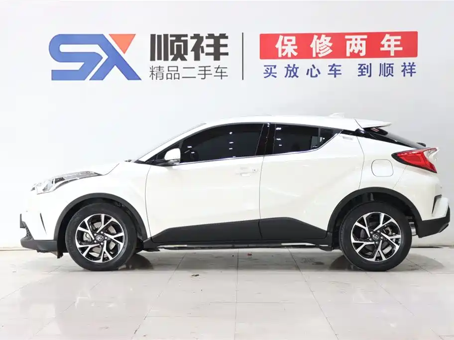 Toyota Toyota C-HR 2020 2.0L Leading Edition 2021 - thumbnail 4