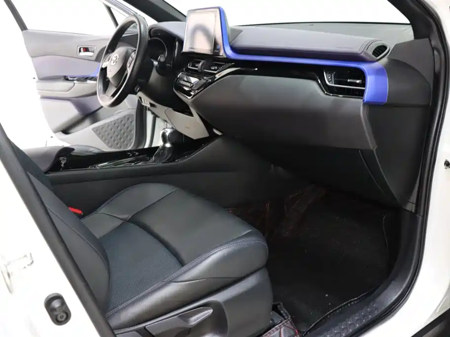Toyota Toyota C-HR 2020 2.0L Leading Edition 2021 - thumbnail 7