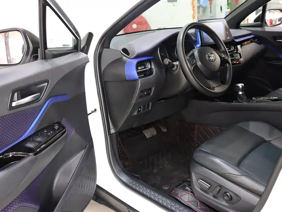 Toyota Toyota C-HR 2020 2.0L Leading Edition 2021 - thumbnail 8