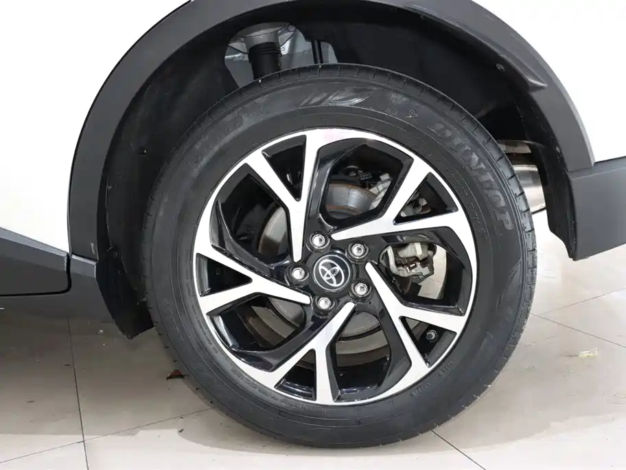 Toyota Toyota C-HR 2020 2.0L Leading Edition 2021 - thumbnail 16