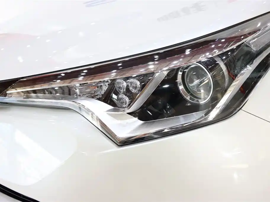 Toyota Toyota C-HR 2020 2.0L Leading Edition 2021 - thumbnail 18