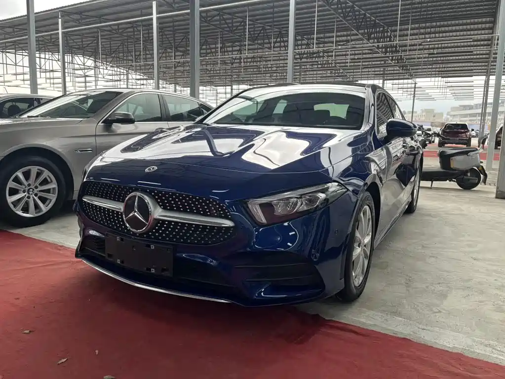 Mercedes-Benz Mercedes-Benz A-Class 2021 A 200 L Sport Sedan Fashion Edition 2022