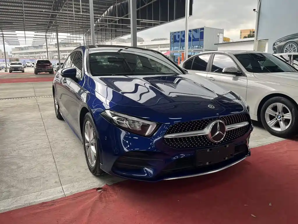 Mercedes-Benz Mercedes-Benz A-Class 2021 A 200 L Sport Sedan Fashion Edition 2022 - thumbnail 3