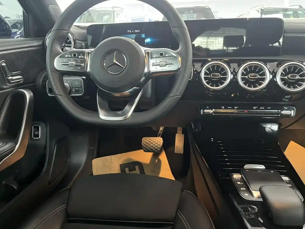 Mercedes-Benz Mercedes-Benz A-Class 2021 A 200 L Sport Sedan Fashion Edition 2022 - thumbnail 4