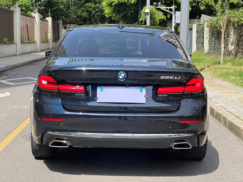 BMW BMW 5 Series 2021 Facelift 525Li Luxury Package 2023 - thumbnail 9